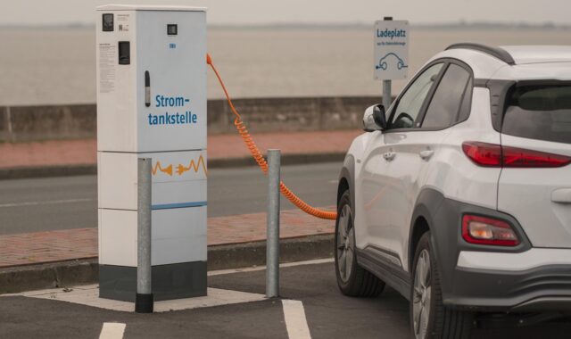 charging station, e mobility, car wallpapers, loading column, e car, traffic turning, electricity, energy, environment, loading possibility, e-gas station, electric drive, car, load time, environmentally conscious, electric car