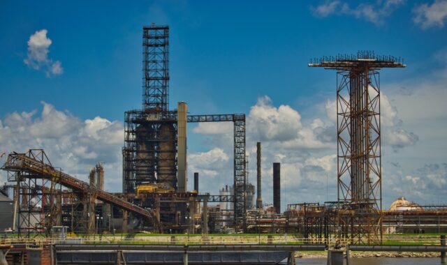 oil refinery, industry, oil, mineral oil, architecture, factory, factory building, pipeline, nature, towers, rusty, industrial plant, ugly, old, heavy industry, stole, usa, new orleans, plant