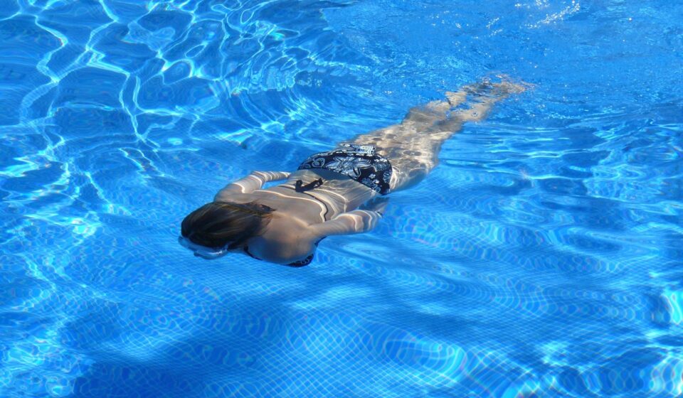 woman, swim, pool, swimming, nature, swimmer, female, girl, athlete, female swimmer, underwater, water, leisure, recreation, recreational activity, sport, swimming pool