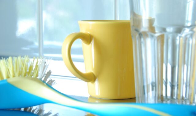 everyday, washing dishes, cup, glass, dishwashing brush, household, kitchen, kitchen storage, washing dishes, washing dishes, washing dishes, washing dishes, washing dishes