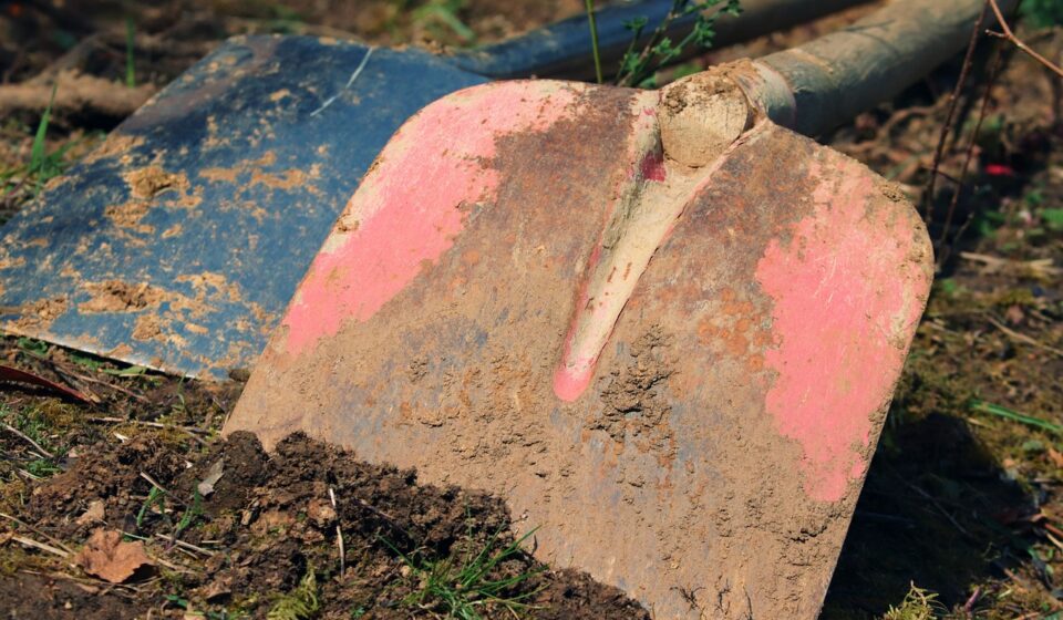 gardening, garden shovel, earth, garden soil, mother bottom, shovel, digging around, garden, tool, working device, garden tools, equipment, dig, clean, clean up, landscaping, tools, work, nature, maintenance, court, gardener