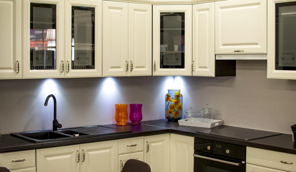 house, home, residential, rooms, kitchen, dining, cabinets, drawers, storage, lighting, table, chairs, brown home, brown house, brown kitchen, brown room, brown table, kitchen, kitchen, kitchen, kitchen, kitchen, cabinets, cabinets, cabinets